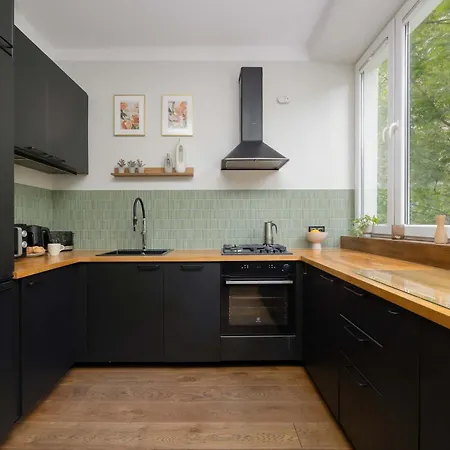 דירה Air Conditioned In Center With Desk And Bathtub By Renters *