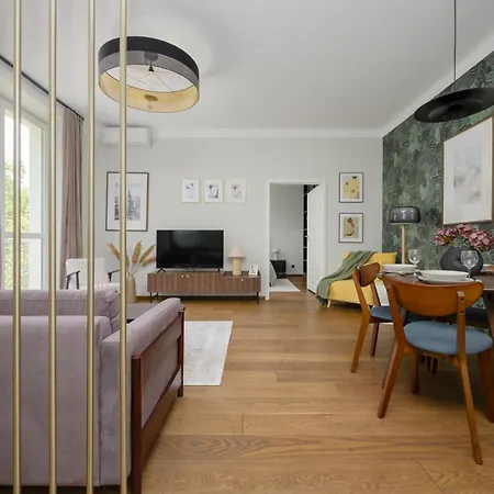 アパート Air Conditioned In Center With Desk And Bathtub By Renters *