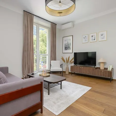Apartament Air Conditioned In Center With Desk And Bathtub By Renters *