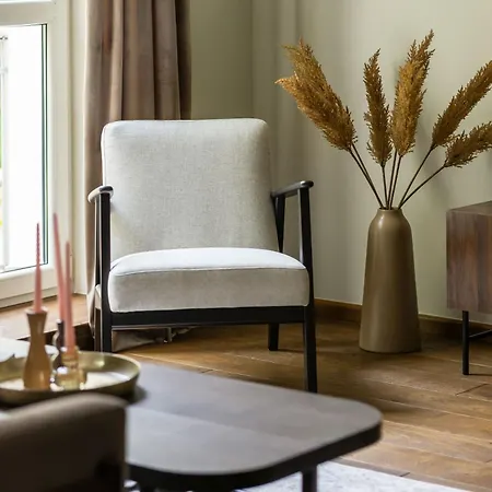 Air Conditioned In Center With Desk And Bathtub By Renters * Varsóvia